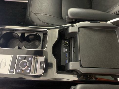 Used 2019 Land Rover Range Rover HSE image 28