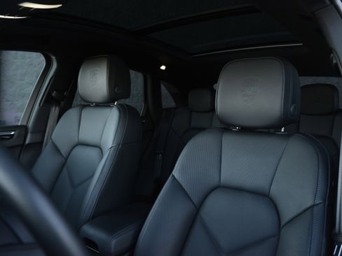 Certified 2026 Porsche Macan image 5