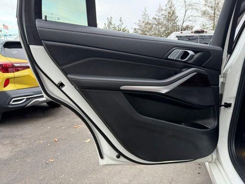 Used 2020 BMW X7 xDrive40i w/ Parking Assistance Package image 24