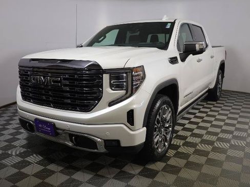 Used 2023 GMC Sierra 1500 Denali Ultimate AWD/4WD image 3