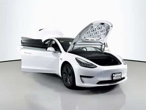 Used 2019 Tesla Model 3 Standard Range RWD image 29
