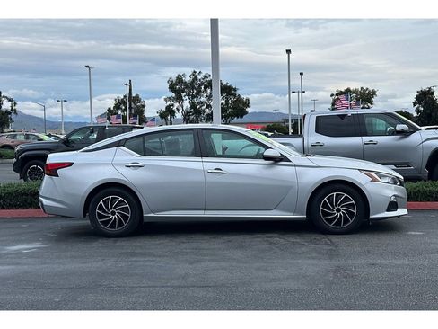 Used 2020 Nissan Altima 2.5 S image 3