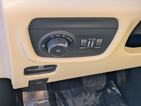 New 2026 Jeep Grand Cherokee Limited image 14