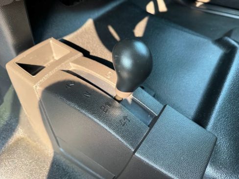 Used 2019 Chevrolet Silverado 2500 W/T AWD/4WD image 15