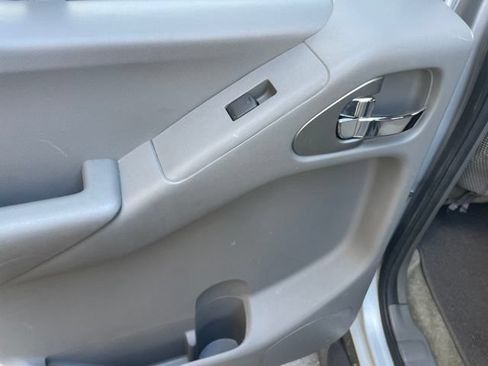 Used 2016 Nissan Frontier SV RWD image 49