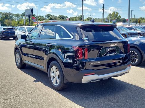 New 2026 Kia Sorento LX FWD image 4