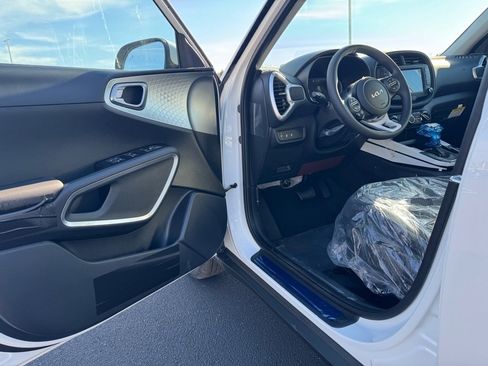 New 2025 Kia Soul LX image 10