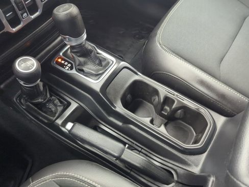 Used 2023 Jeep Wrangler Unlimited Sport image 25