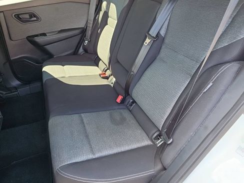 Used 2022 Nissan Rogue S FWD image 25