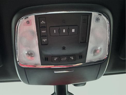 Used 2022 Jeep Grand Cherokee Laredo X image 34