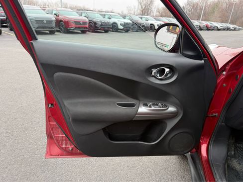 Used 2013 Nissan Juke SV image 21