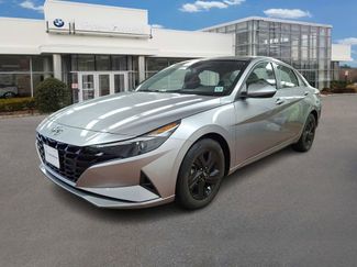 Used 2023 Hyundai Elantra SEL video 1