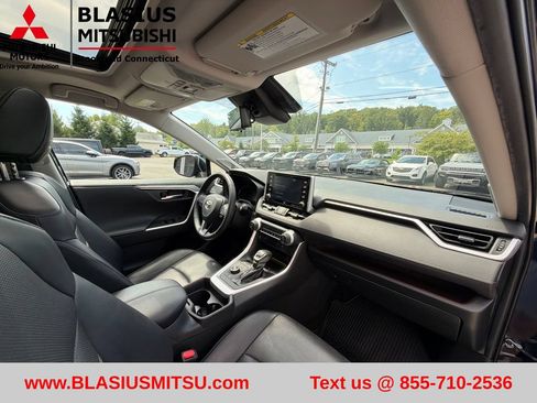 Used 2023 Toyota RAV4 XLE AWD/4WD image 57