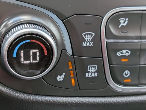 Used 2024 Chevrolet Equinox LT AWD/4WD image 21