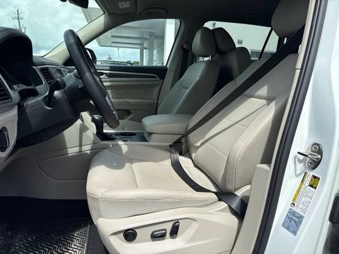 Used 2021 Volkswagen Atlas SE w/ Towing Package FWD image 5
