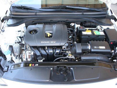 Used 2018 Hyundai Elantra Value Edition w/ Cargo Package FWD image 12