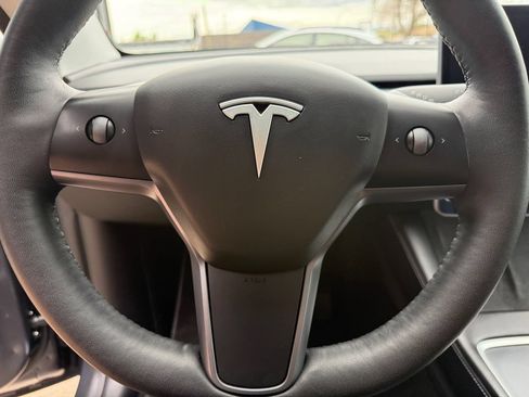Used 2021 Tesla Model Y Long Range AWD/4WD image 29