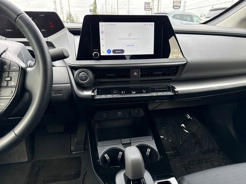 Used 2025 Toyota Prius LE image 22