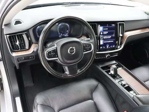 Used 2022 Volvo S60 B5 Momentum w/ Premium Package AWD/4WD image 14