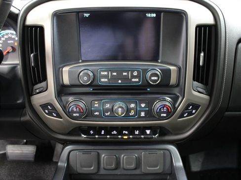 Used 2017 GMC Sierra 2500 Denali w/ Duramax Plus Package AWD/4WD image 12
