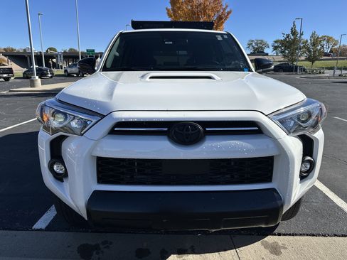 Certified 2021 Toyota 4Runner Venture image 3