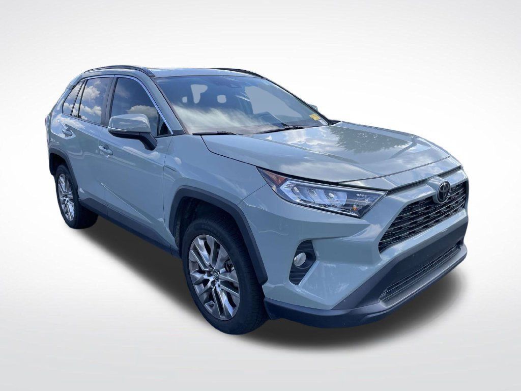 Used 2019 Toyota RAV4 XLE Premium w/ Cold Weather Package FWD image 1