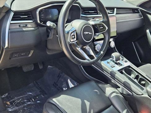 Used 2021 Jaguar F-PACE image 10