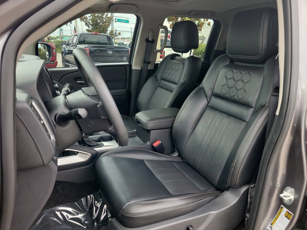 Certified 2024 Nissan Frontier SL w/ Technology Package AWD/4WD image 15