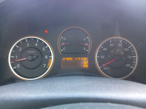 Used 2014 Nissan Titan S image 11