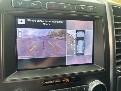 Used 2019 Ford Expedition Platinum image 12