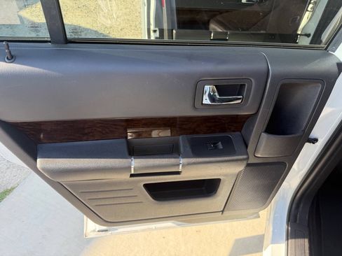 Used 2018 Ford Flex Limited FWD image 30