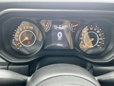 Used 2025 Jeep Gladiator Sport image 12