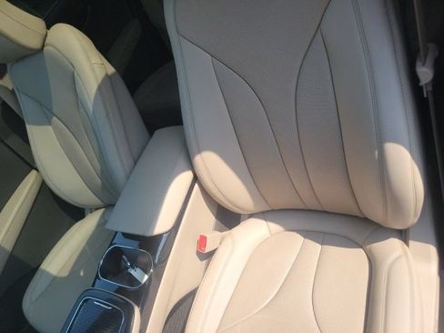 Used 2023 Lincoln Nautilus Reserve AWD/4WD image 30