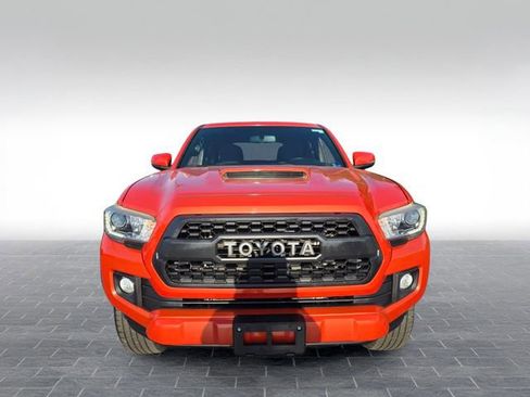 Used 2017 Toyota Tacoma 4x4 Double Cab image 2
