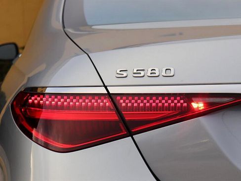 Used 2023 Mercedes-Benz S 580 4MATIC Sedan image 45