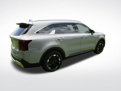 Used 2025 Kia Sorento S w/ Panoramic Sunroof Package FWD image 10