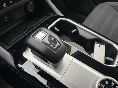 Used 2025 Mitsubishi Outlander SE AWD/4WD image 18