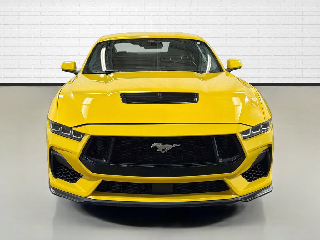 Used 2024 Ford Mustang Coupe RWD image 2