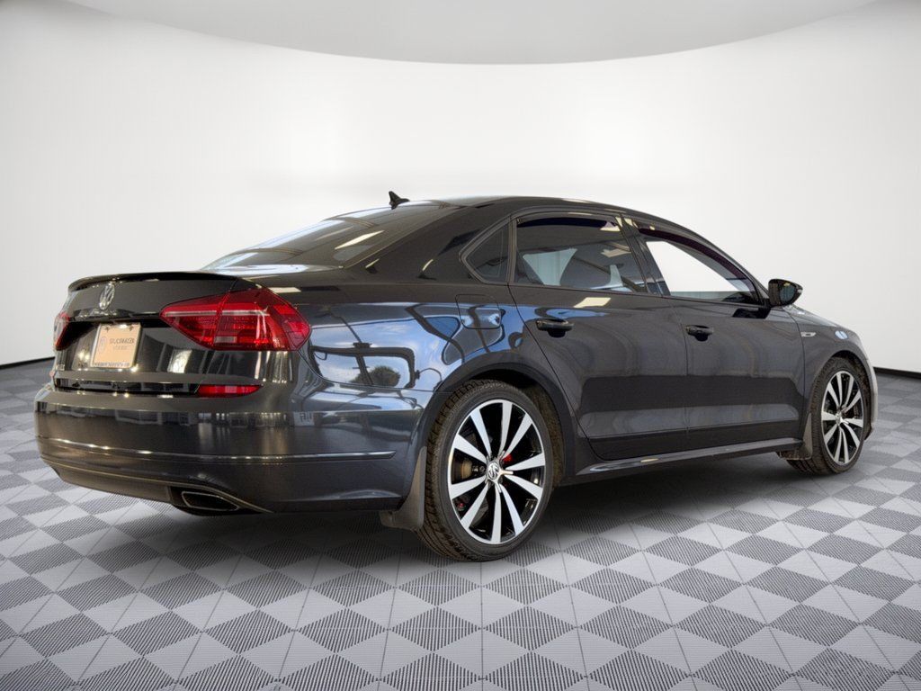 Used 2018 Volkswagen Passat 3.6 FWD image 9