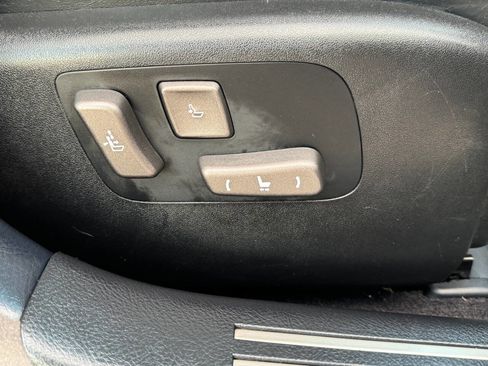 Used 2011 Lexus LS 460 w/ Touring Edition RWD image 36