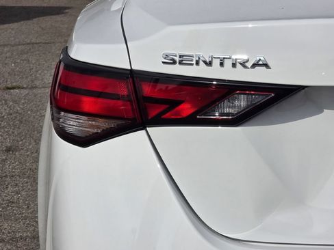 Used 2025 Nissan Sentra SV FWD image 8