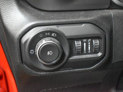 Used 2022 Jeep Wrangler Willys image 16