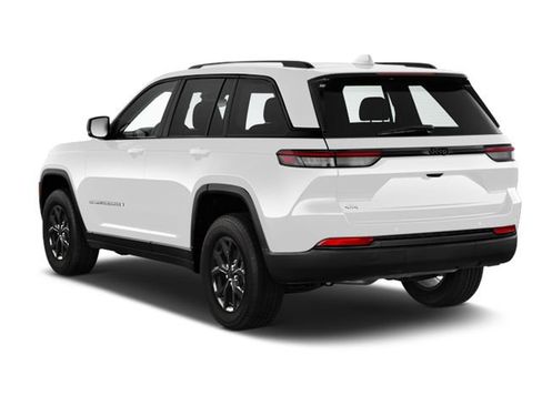 Used 2023 Jeep Grand Cherokee Altitude AWD/4WD image 2