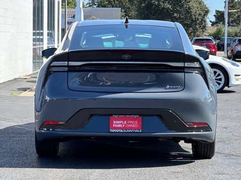New 2026 Toyota Prius Plug-In Hybrid FWD image 8