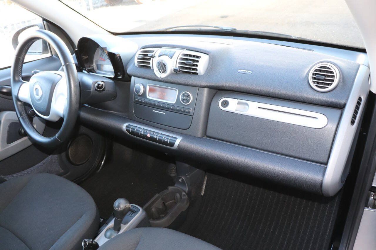 Used 2013 smart fortwo pure RWD image 24