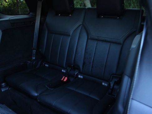 Used 2018 Land Rover Discovery SE AWD/4WD image 23