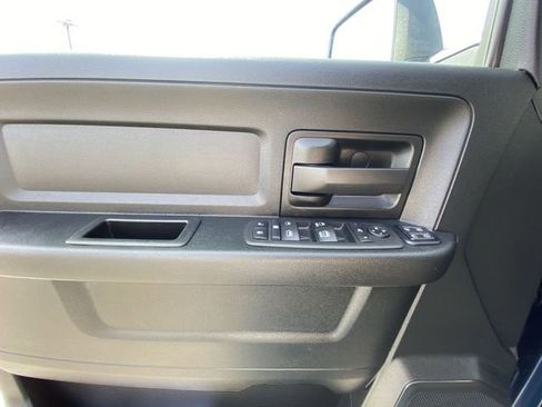 Used 2024 RAM 2500 Tradesman w/ Chrome Appearance Group AWD/4WD image 13
