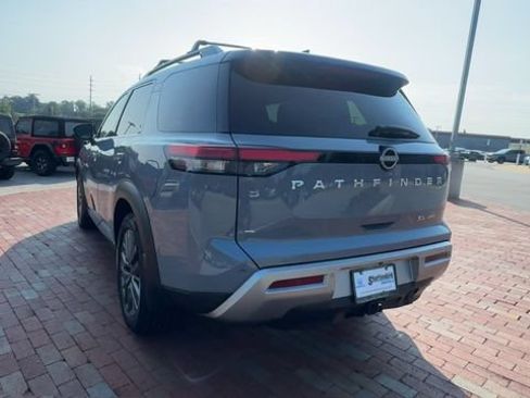 Used 2023 Nissan Pathfinder SL w/ SL Premium Package AWD/4WD image 9