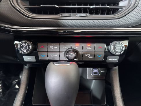 New 2026 Jeep Compass Limited image 21