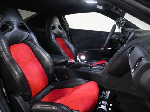 Used 2010 Nissan GT-R Premium AWD/4WD image 22
